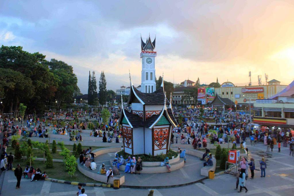 Jam Gadang. Destinasi Wisata Sumatera Barat.