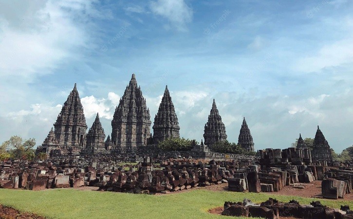 Candi Prambanan. 10 Tempat Wisata Terbaik Jogja yang Wajib Dikunjungi
